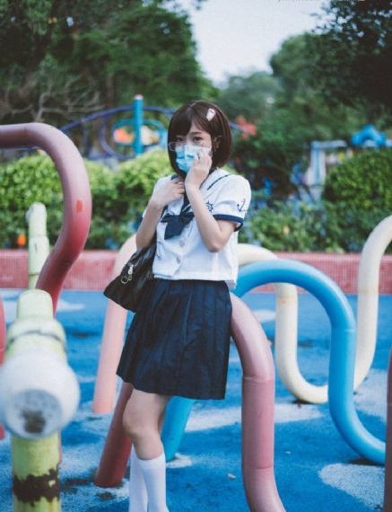 姐姐妹妹站起来