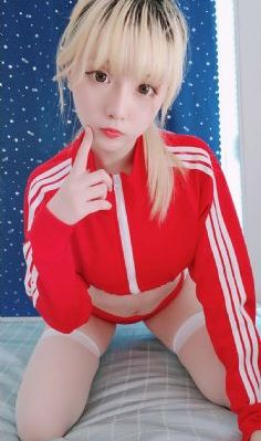 吴梦梦梦穿旗袍去粉丝家叫什么
