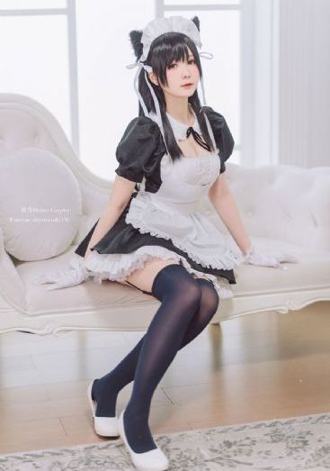 凯西顺从的女孩